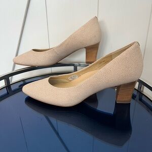 Elegant Pitti Beige subtle glitter Women's Block Heel Shoes-size 6-🤎